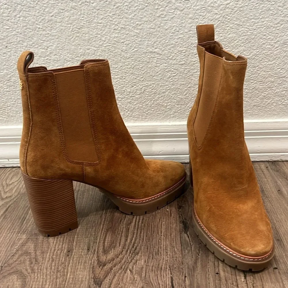 Tory Burch Lug Sole Chelsea boots